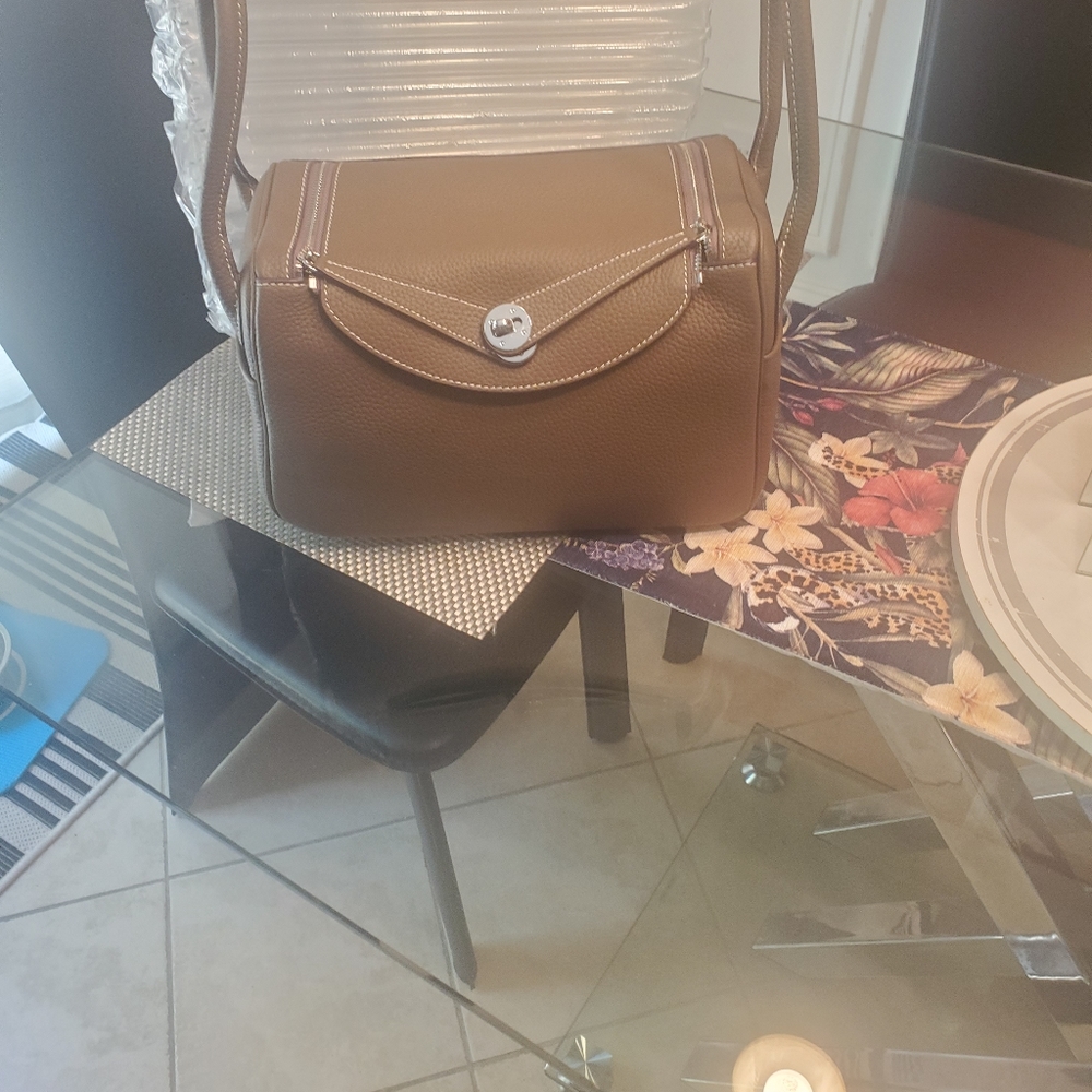 Similar to Lindy Bag Taupe 30cm